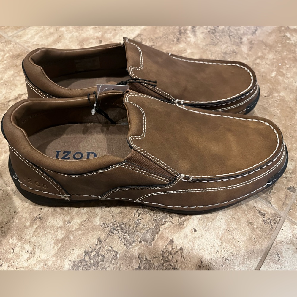 NWB IZOD memory foam loafers. Size 10